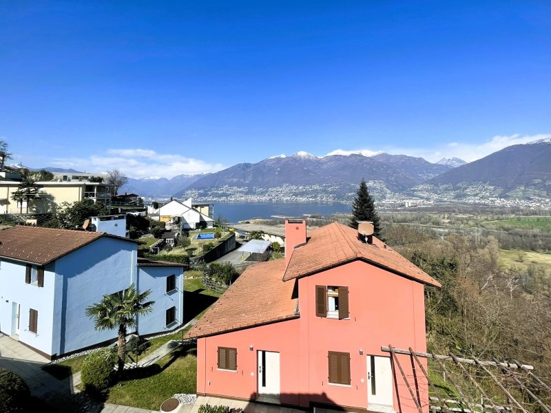 Vue extérieure en été - Maison de vacances Reka Magadino