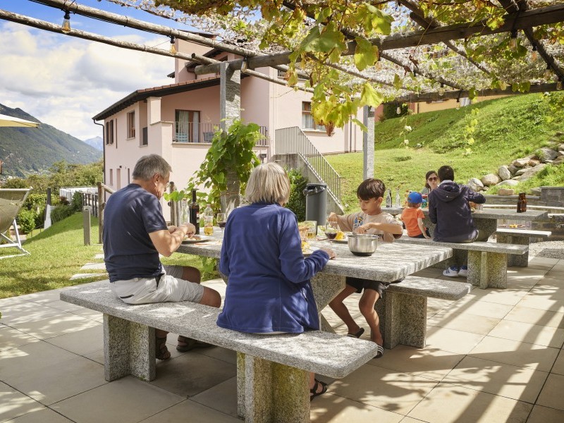 Vista esterna in estate - Casa di vacanza Reka Magadino