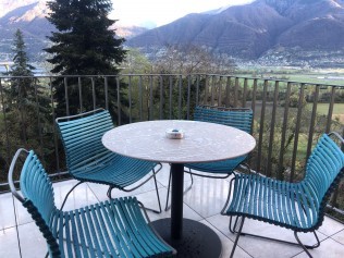 Esempio balcone - Struttura per vacanze Reka Magadino