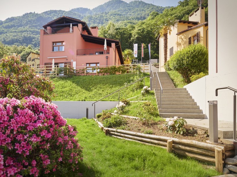 Vue extérieure en été - Maison de vacances Reka Magadino