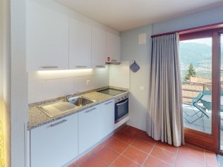 Cucina con zona pranzo - Struttura per vacanze Reka Magadino