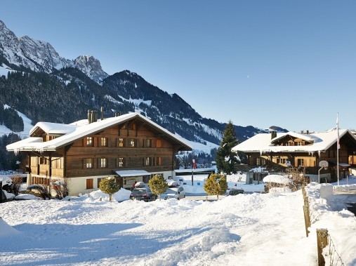 Aussenansicht im Winter - Reka-Ferienhaus Rougemont