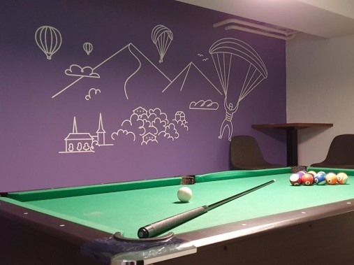 Jugendraum mit Billard - Reka-Ferienanlage Rougemont
