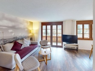 Wohnzimmer mit Essbereich - Reka-Ferienanlage Rougemont