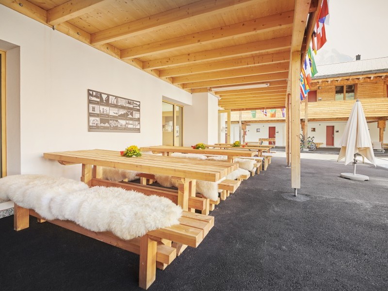 Comoda area esterna per sedersi - Casa di vacanza Reka Scuol
