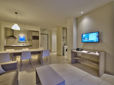 Wohnzimmer mit Essbereich - Crvena Luka Resort