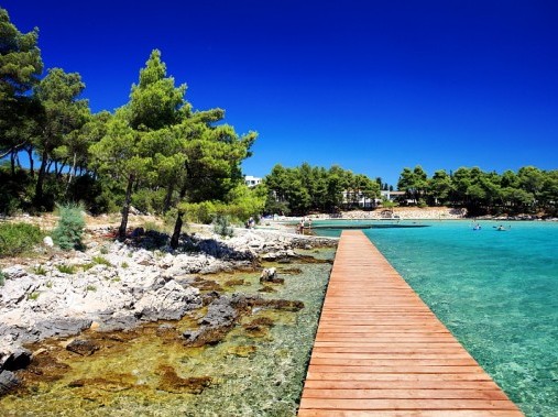 Spiaggia direttamente presso la struttura per vacanza - Crvena Luka Resort