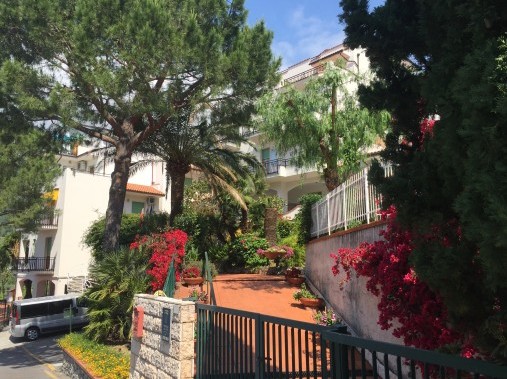 Vista sulla struttura di vacanze - Residence Dei Fiori