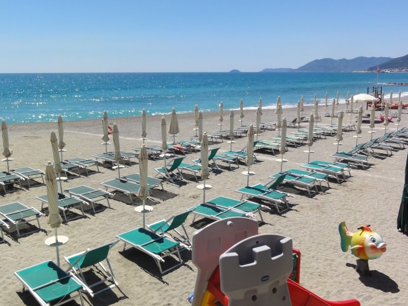 Plage directement au centre de vacances - Residence Dei Fiori