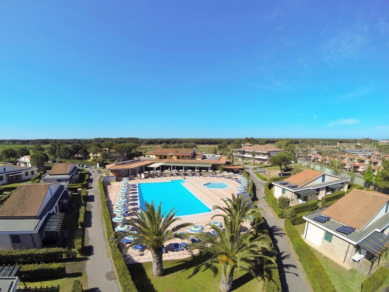 Bird's-eye view of the holiday resort - Residence La Cecinella