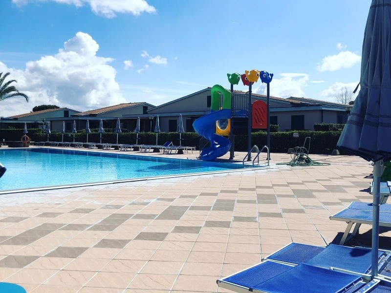 Swimming pool for big and small water lovers - Residence La Cecinella
