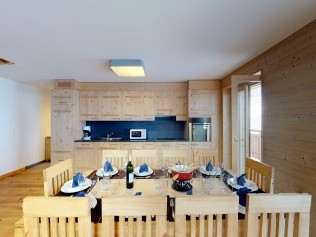 Küche mit Essbereich - Résidence Les Mayens