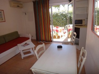 Salon et salle à manger - Résidence L'Oustal des Mers