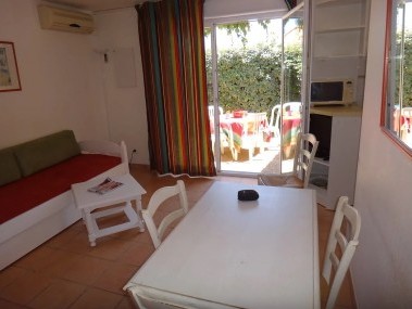 Salon et salle à manger - Résidence L'Oustal des Mers