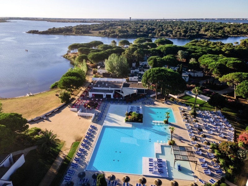 Espace piscine - Résidence Presqu’île du Ponant