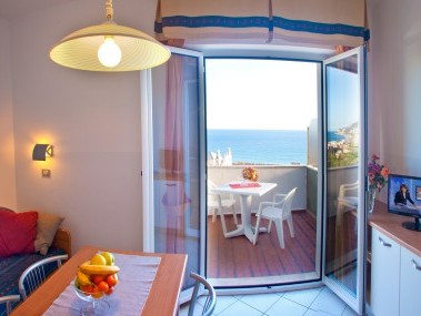 Wohnzimmer mit Essbereich - Residence Sant'Anna Pietra Ligure