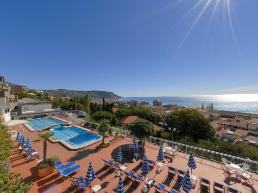Piscine pour petits et grands - Residence Sant'Anna Pietra Ligure