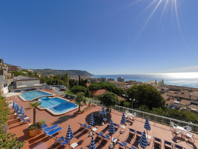 Piscine pour petits et grands - Residence Sant'Anna Pietra Ligure