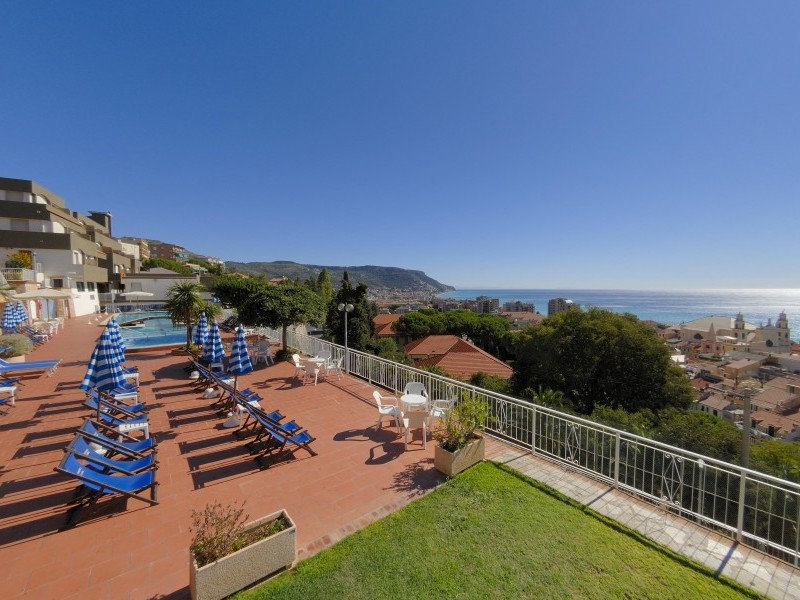 Piscine pour petits et grands - Residence Sant'Anna Pietra Ligure