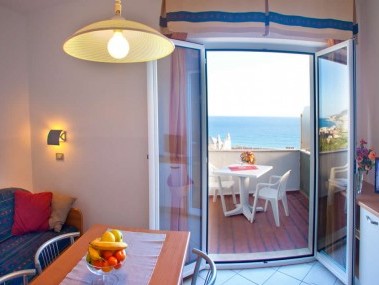 Living room with dining area - Residence Sant'Anna Pietra Ligure