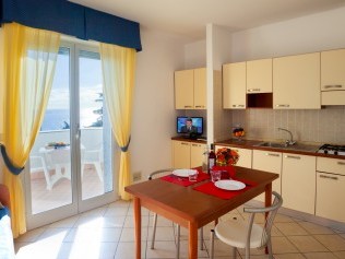 Wohnzimmer mit Essbereich - Residence Sant'Anna Pietra Ligure