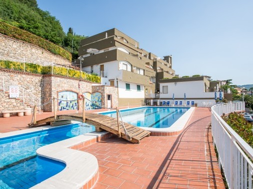 Schwimmbad für kleine und grosse Wasserratten - Residence Sant'Anna Pietra Ligure