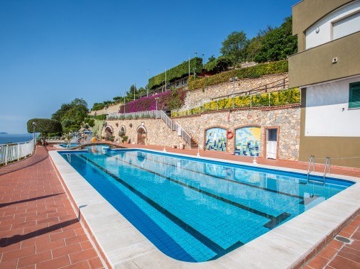 Schwimmbad für kleine und grosse Wasserratten - Residence Sant'Anna Pietra Ligure