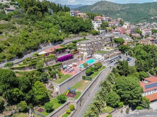 Schwimmbad für kleine und grosse Wasserratten - Residence Sant'Anna Pietra Ligure