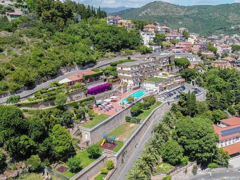 Piscine pour petits et grands - Residence Sant'Anna Pietra Ligure