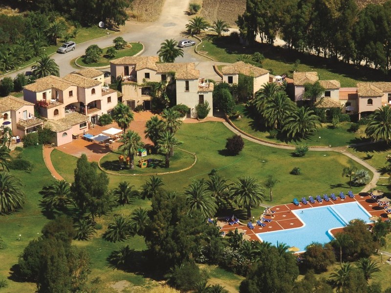 Bird's-eye view of the holiday resort - Residence Baia delle Palme