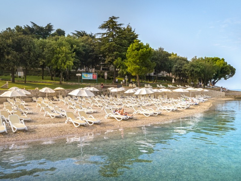 Beach right in front of the holiday flat - Resort Belvedere