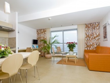 Combined living and bedroom - Resort Belvedere