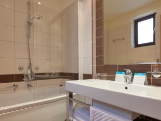 Badezimmer - Ferienanlage Petalon