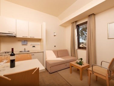 Wohnzimmer mit Essbereich - Resort Petalon