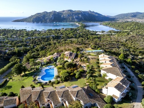 Blick über die Ferienanlage - Domaine Santa Giulia Palace