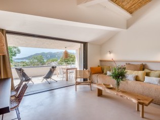 Wohnzimmer mit Essbereich - Santa Giulia Palace