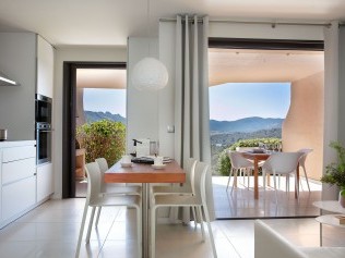 Wohnzimmer mit Essbereich - Santa Giulia Palace