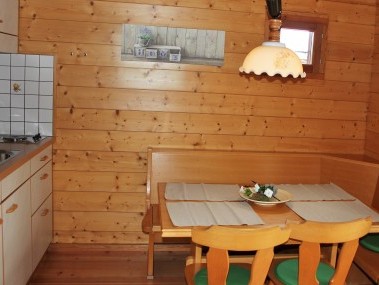 Küche mit Essbereich - Sport Resort Fiesch