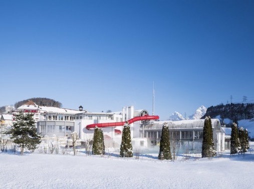 Exterior view in winter - Swiss Holiday Park