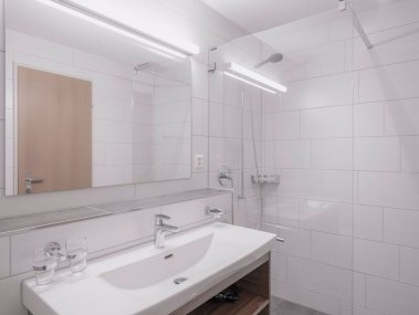 70925_shp_reka_wohnungen_morschach_dsc6064_czuerrer_klein_typf.