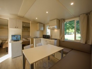 Küche mit Essbereich - The Garda Village Camping