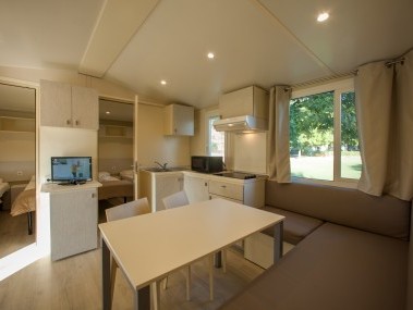 Küche mit Essbereich - The Garda Village Camping