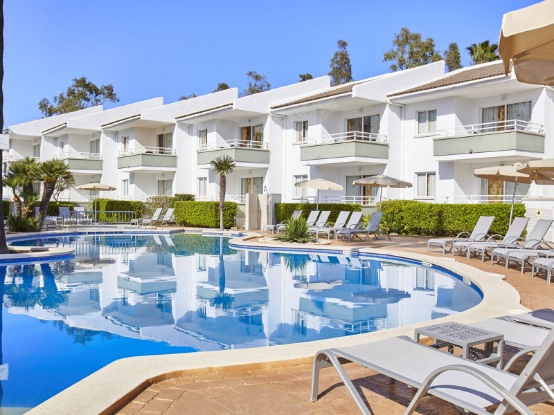 Pool - Universal Aparthotel Elisa - Playa de Muro/Alcudia Mallorca