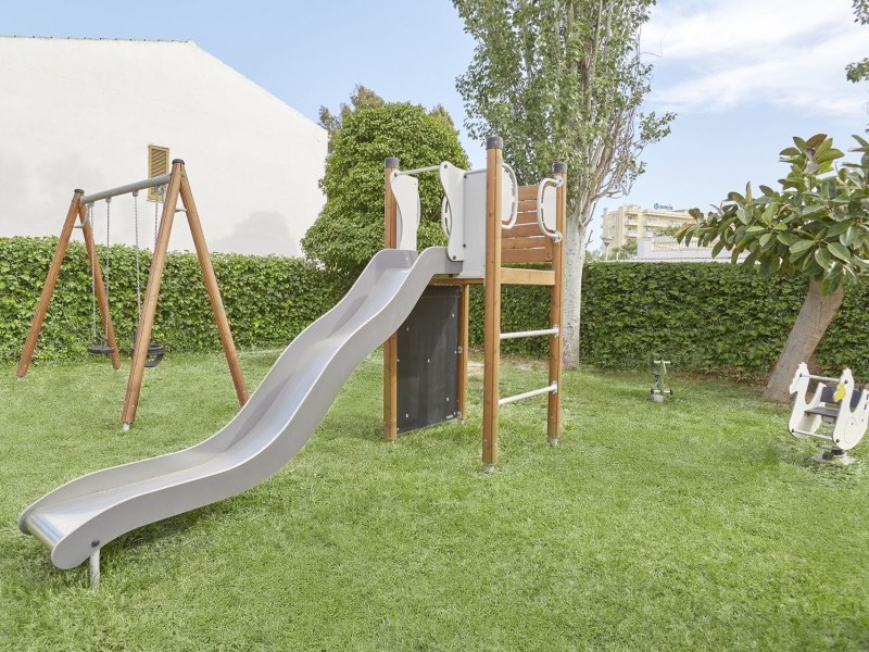 Spielplatz - Universal Aparthotel Elisa - Playa de Muro/Alcudia Mallorca