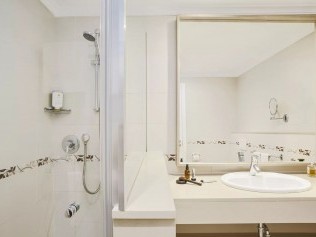 Badezimmer - Universal Aparthotel Don Camillo