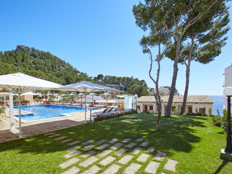 Pool - Universal Aparthotel Don Camillo - Sant Elm Mallorca