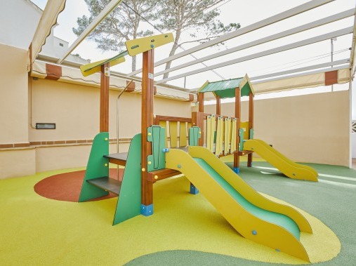 Spielplatz - Universal Aparthotel Don Camillo - Sant Elm Mallorca