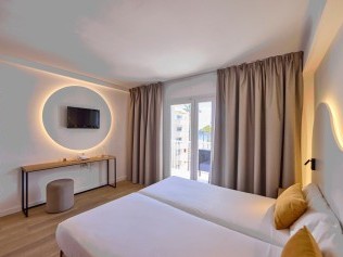 Wohn- und Schlafzimmer - Universal Hotel Bikini