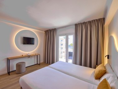 Wohn- und Schlafzimmer - Universal Hotel Bikini