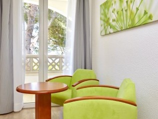 Wohn- und Schlafzimmer - Universal Hotel/Appartement Laguna